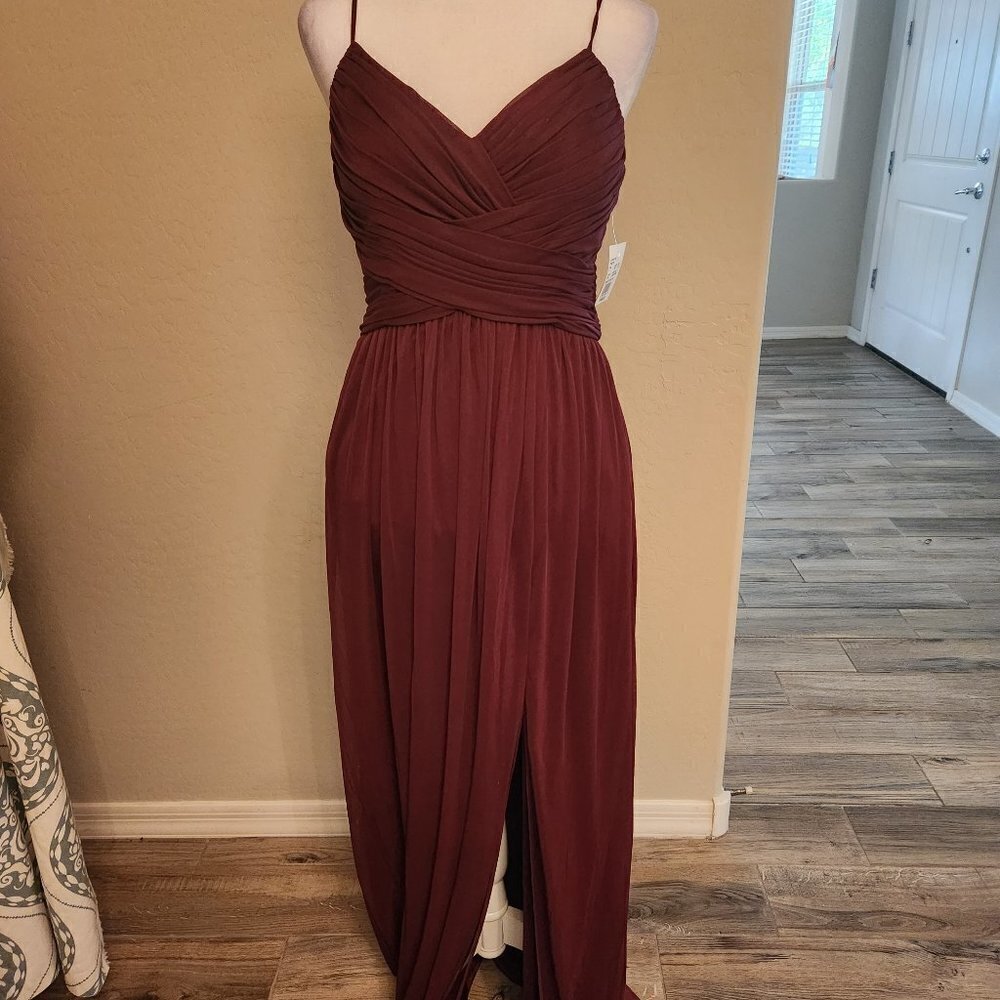 Celebrate Wine Occasion Dress. NWT. Size 6